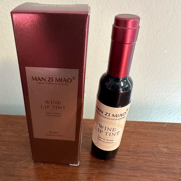 Wine Lip Gloss w/ tint New in Box - Picture 2 of 4